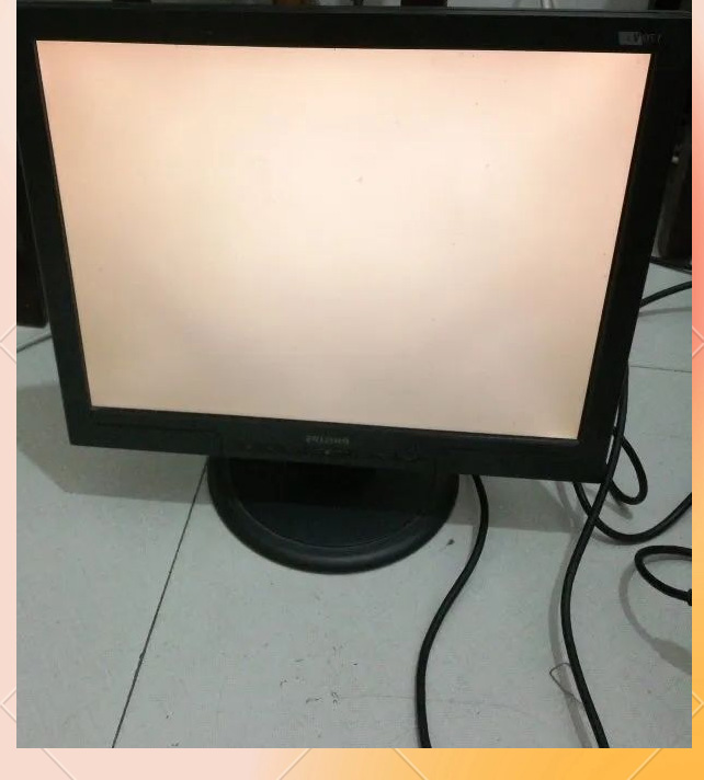 Come evitare che la retroilluminazione dello schermo LCD diventa gialla