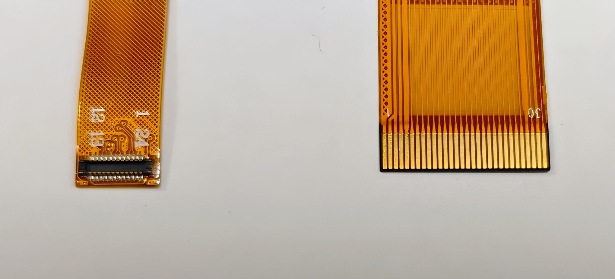 È meglio utilizzare un connettore B TO B o un connettore Gold Finger per cavi display flessibili?