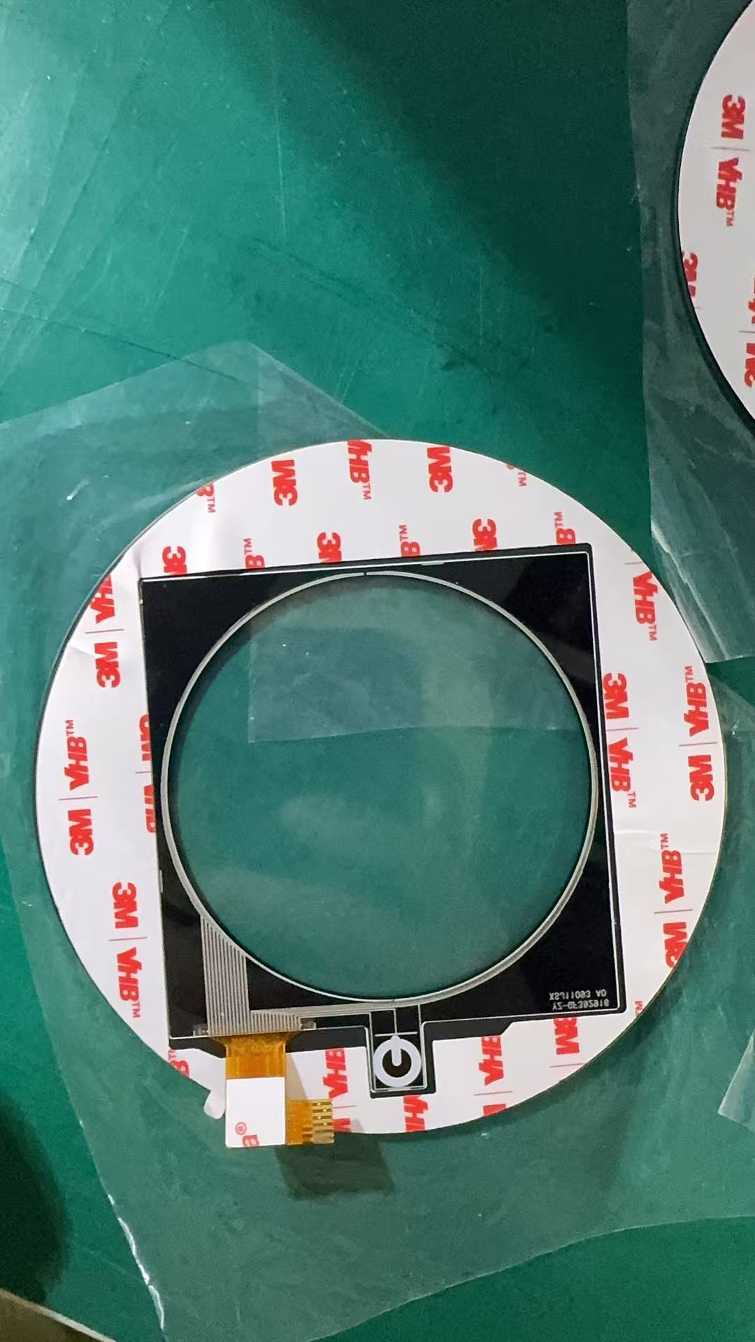 Vantaggi dell'utilizzo del nastro biadesivo VHB per i pannelli di copertura del touchscreen